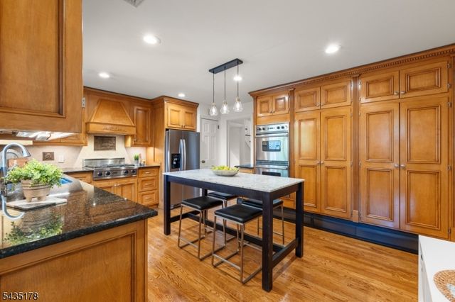 50 Colonial Way, Millburn Twp., NJ 07078