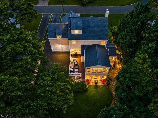 50 Colonial Way, Millburn Twp., NJ 07078