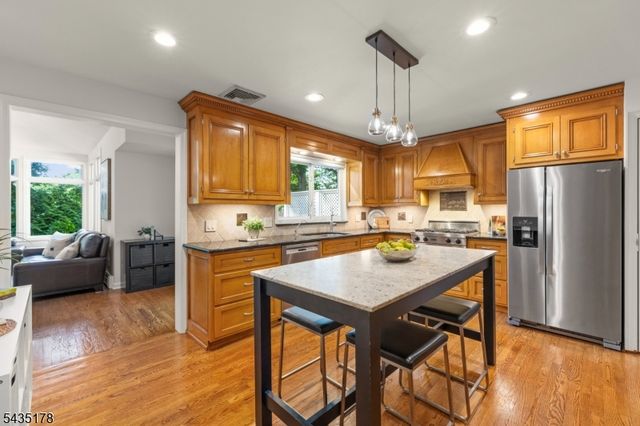 50 Colonial Way, Millburn Twp., NJ 07078