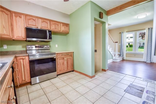 909 Lincoln Drive, Conneaut, OH 44030