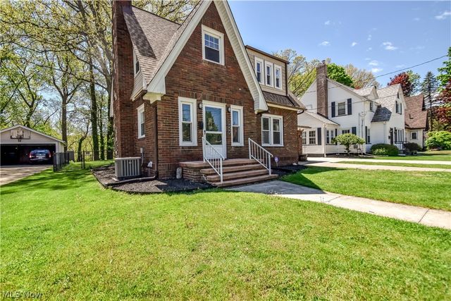 909 Lincoln Drive, Conneaut, OH 44030