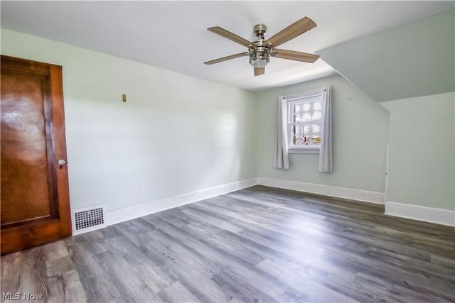 909 Lincoln Drive, Conneaut, OH 44030