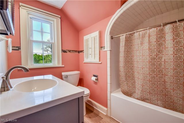 909 Lincoln Drive, Conneaut, OH 44030