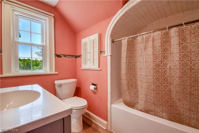 909 Lincoln Drive, Conneaut, OH 44030