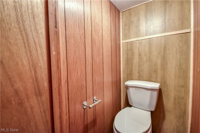 909 Lincoln Drive, Conneaut, OH 44030