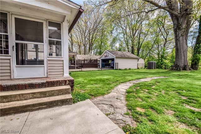 909 Lincoln Drive, Conneaut, OH 44030