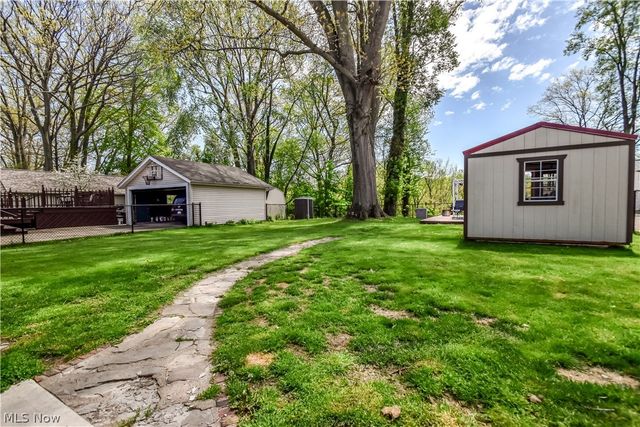 909 Lincoln Drive, Conneaut, OH 44030