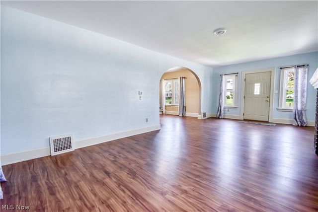 909 Lincoln Drive, Conneaut, OH 44030