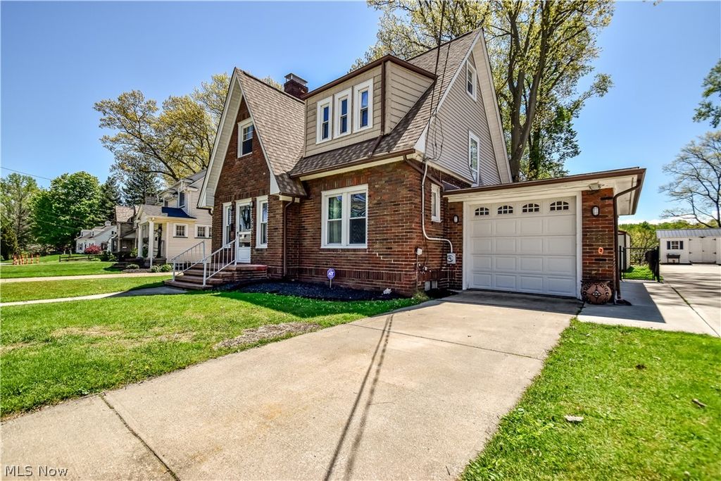 909 Lincoln Drive, Conneaut, OH 44030