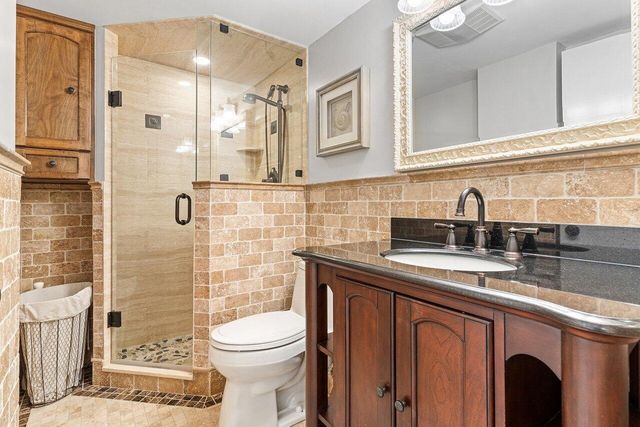 17 ROYAL PALM Way 105, Boca Raton, FL 33432