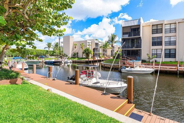 17 ROYAL PALM Way 105, Boca Raton, FL 33432