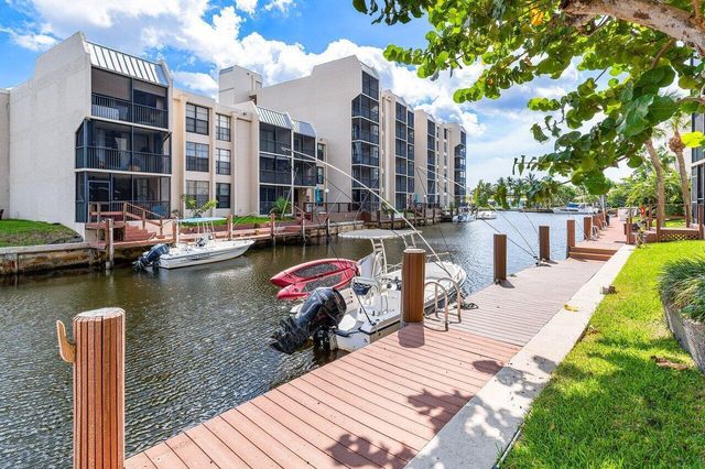 17 ROYAL PALM Way 105, Boca Raton, FL 33432