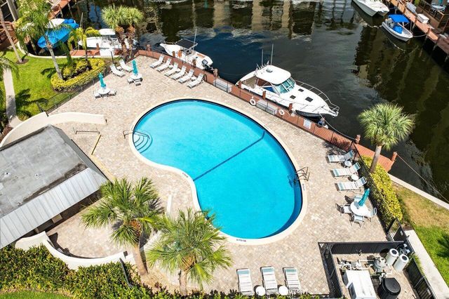 17 ROYAL PALM Way 105, Boca Raton, FL 33432