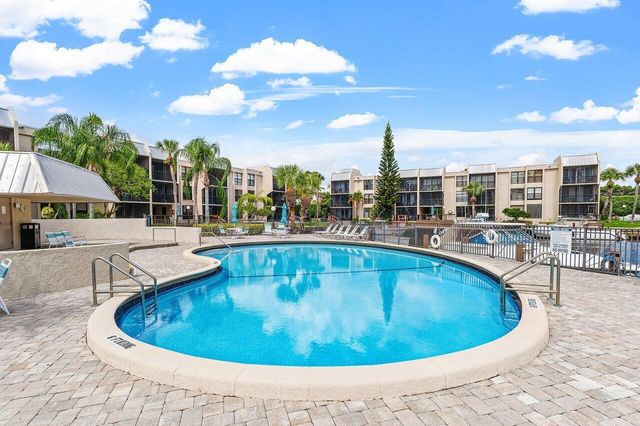 17 ROYAL PALM Way 105, Boca Raton, FL 33432