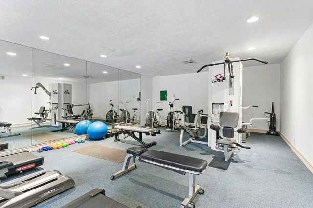 17 ROYAL PALM Way 105, Boca Raton, FL 33432