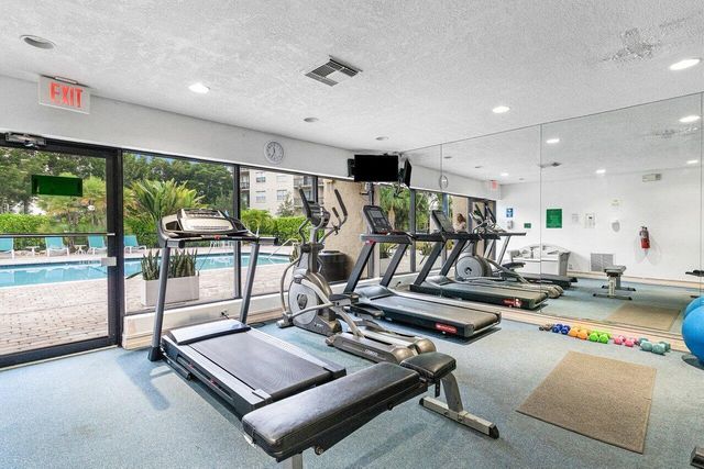 17 ROYAL PALM Way 105, Boca Raton, FL 33432