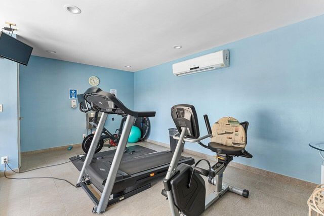 17 ROYAL PALM Way 105, Boca Raton, FL 33432