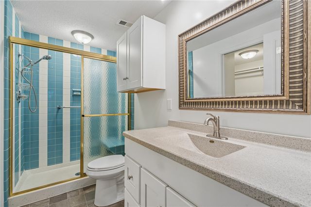 100 Thompson Drive SE 120, Cedar Rapids, IA 52403