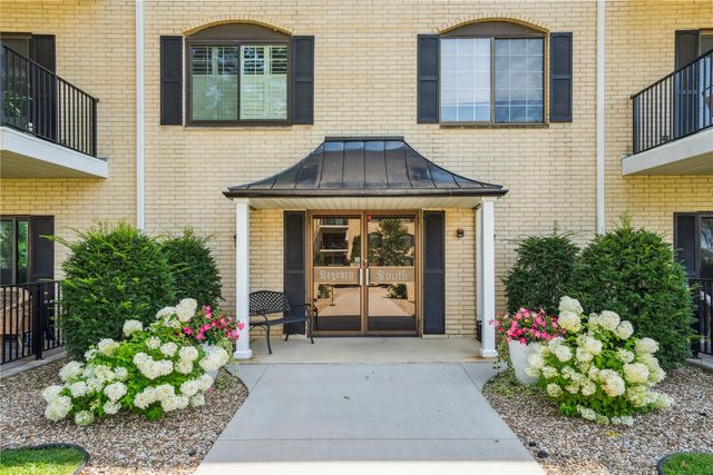 100 Thompson Drive SE 120, Cedar Rapids, IA 52403