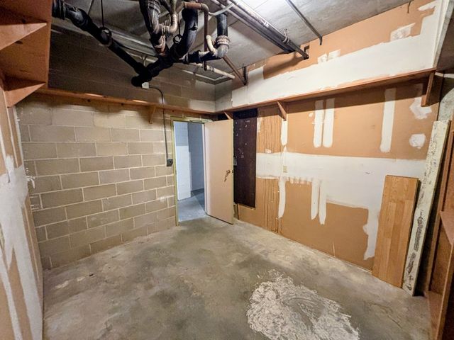 100 Thompson Drive SE 120, Cedar Rapids, IA 52403