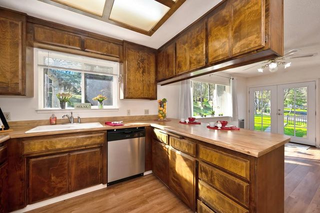 13765 Wright Rd, Auburn, CA 95602