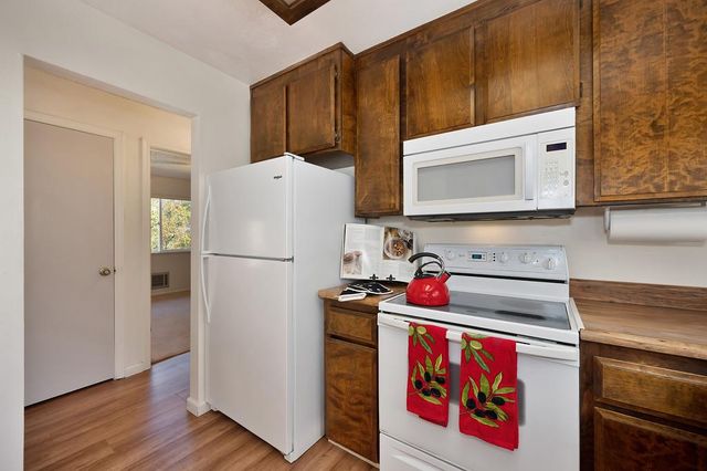 13765 Wright Rd, Auburn, CA 95602