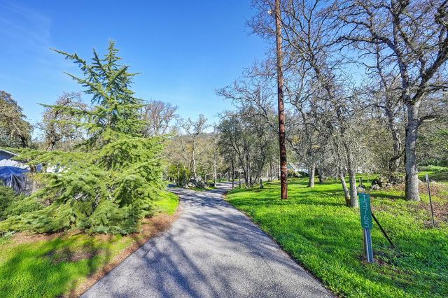 13765 Wright Rd, Auburn, CA 95602