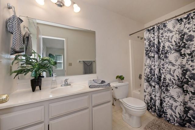 13765 Wright Rd, Auburn, CA 95602