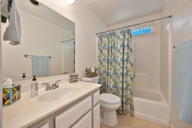 13765 Wright Rd, Auburn, CA 95602