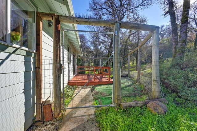 13765 Wright Rd, Auburn, CA 95602