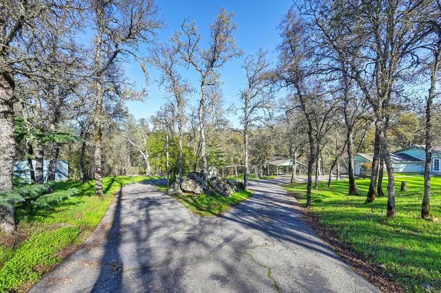 13765 Wright Rd, Auburn, CA 95602