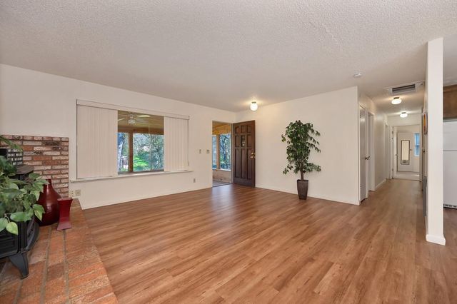 13765 Wright Rd, Auburn, CA 95602