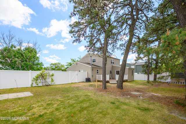 548 Michigan Avenue, Brick, NJ 08724