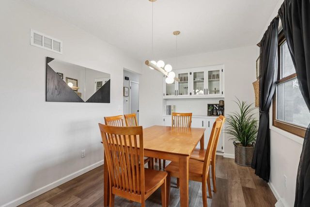 4050 S Shady Lane COURT, Greenfield, WI 53228