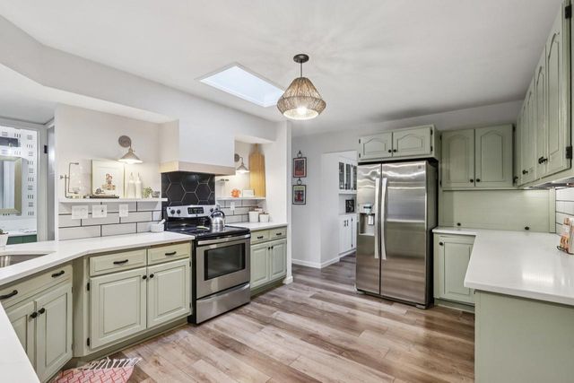 4050 S Shady Lane COURT, Greenfield, WI 53228