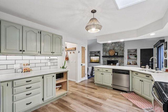 4050 S Shady Lane COURT, Greenfield, WI 53228