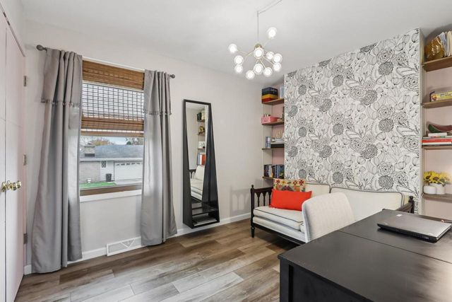 4050 S Shady Lane COURT, Greenfield, WI 53228