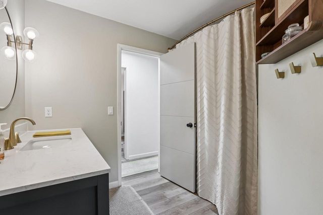 4050 S Shady Lane COURT, Greenfield, WI 53228