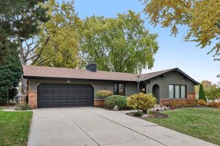 4050 S Shady Lane COURT, Greenfield, WI 53228