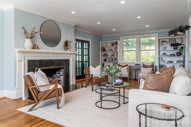 35 Elias Place, Asheville, NC 28804