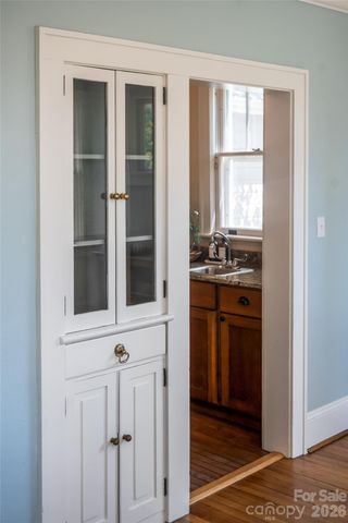 35 Elias Place, Asheville, NC 28804