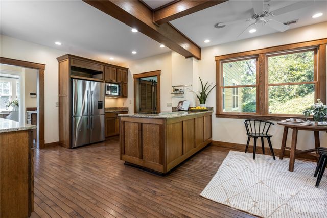 35 Elias Place, Asheville, NC 28804