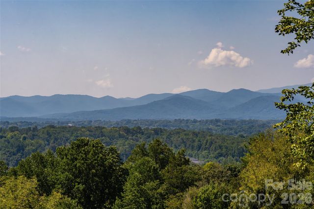 35 Elias Place, Asheville, NC 28804