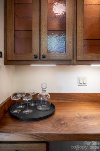 35 Elias Place, Asheville, NC 28804