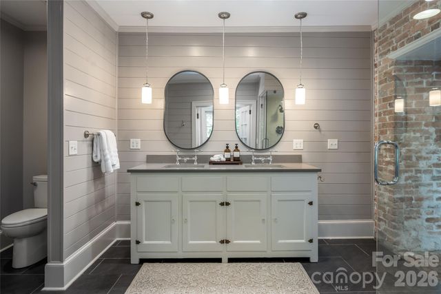 35 Elias Place, Asheville, NC 28804