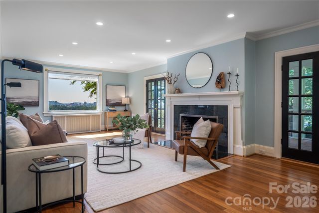 35 Elias Place, Asheville, NC 28804