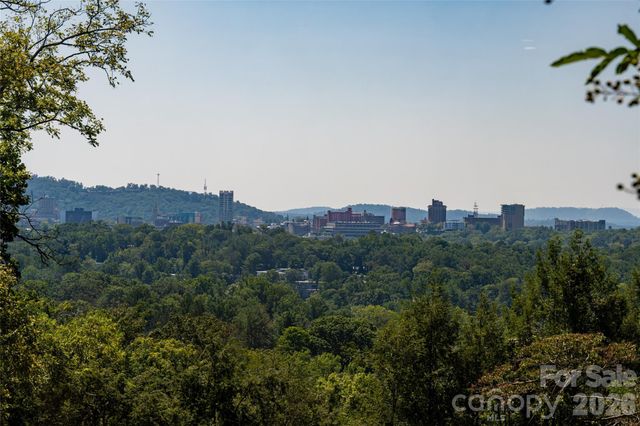 35 Elias Place, Asheville, NC 28804
