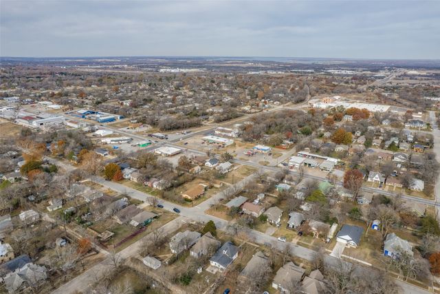 1322 Sears Street W, Denison, TX 75020