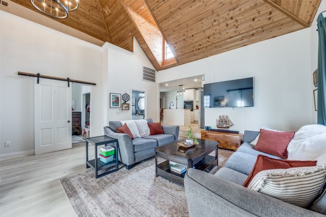 1322 Sears Street W, Denison, TX 75020