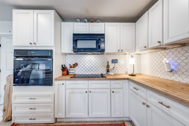 1322 Sears Street W, Denison, TX 75020